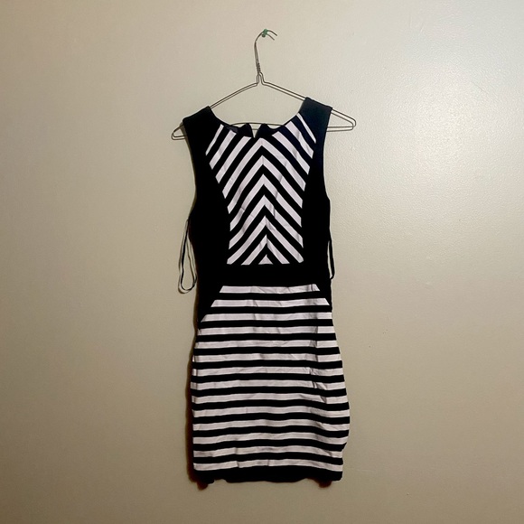 ♦️SOLD♦️SOLD♦️Bebe dress - Picture 1 of 4